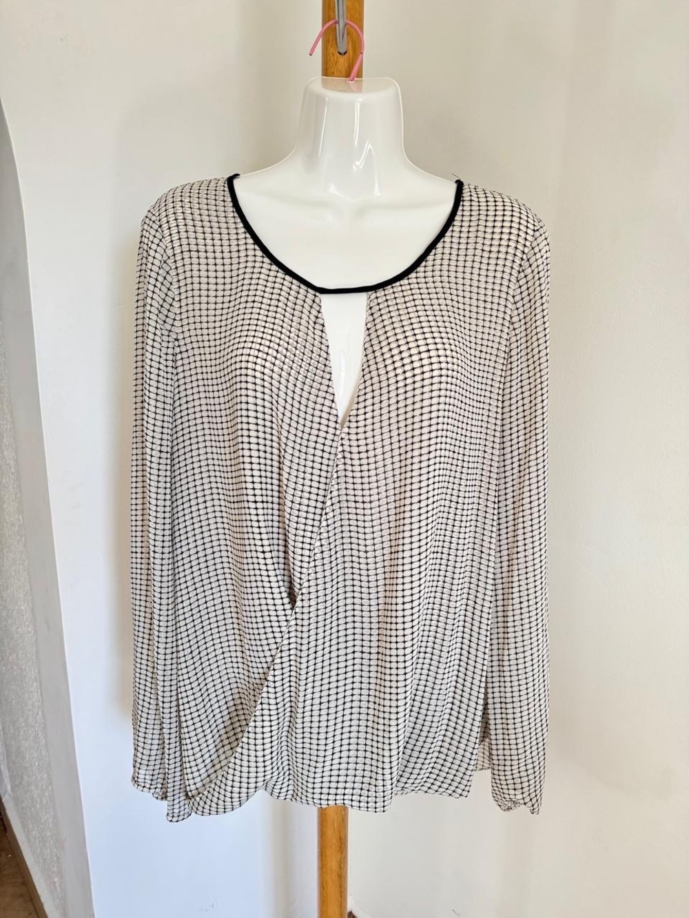 Max Studio Black and White Sheer Grid-Keyhole Long Sleeve Top